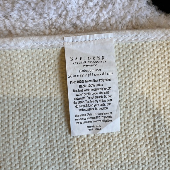 Rae Dunn Bathmat “Let it Snow” - Picture 2 of 2